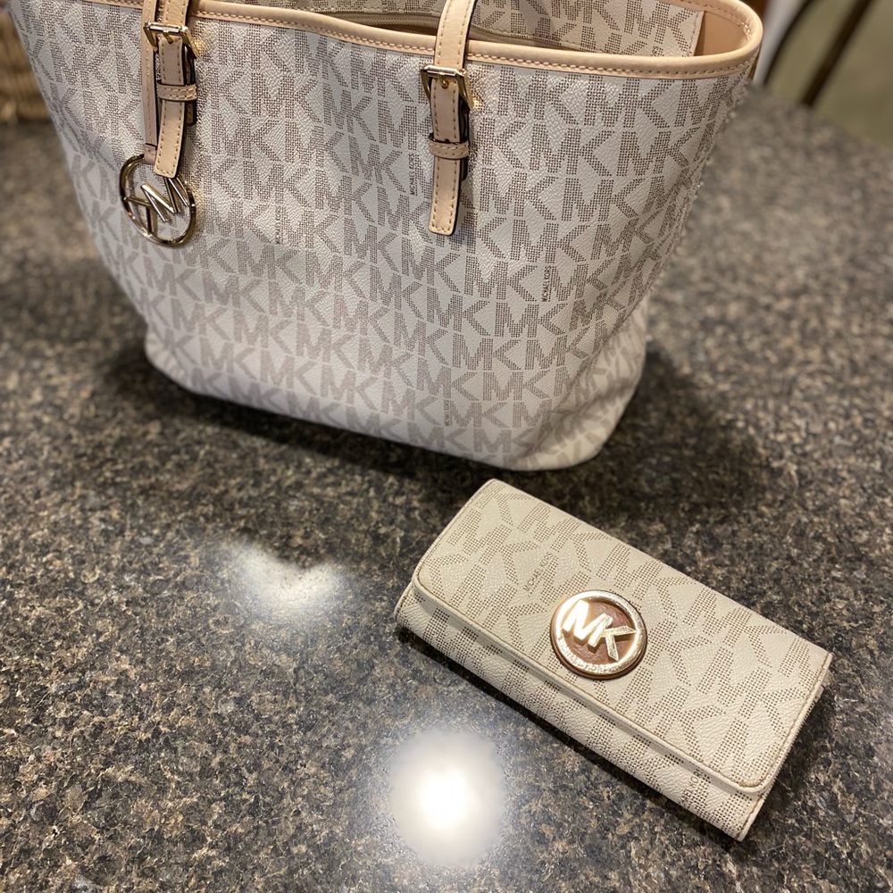 Michael Kors purse